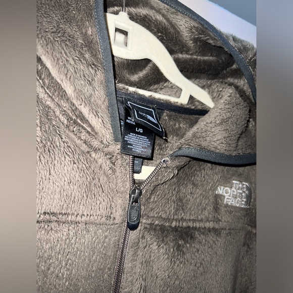 Women’s The North Face Jacket - Picture 2 of 4